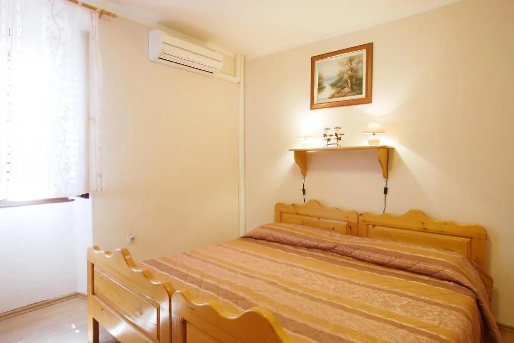 *** בית הארחה Grožnjan Rooms Sara קרואטיה